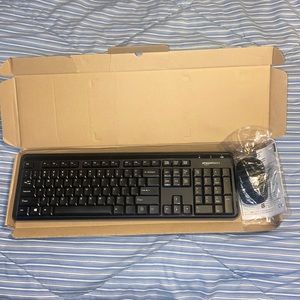 🎈🎈🎈Brand New Amazon Basic Keyboards with Mouse🎈🎈🎈